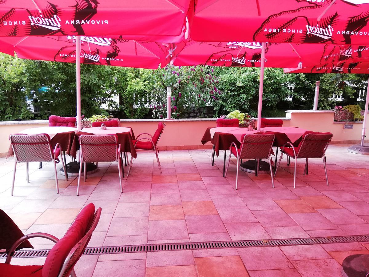 Gostilna S Prenocisci Pav Hotel Rakek Екстериор снимка