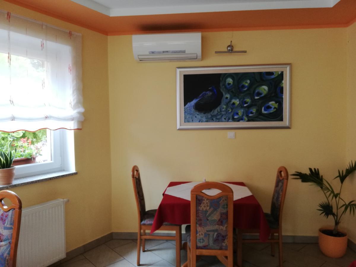 Gostilna S Prenocisci Pav Hotel Rakek Екстериор снимка